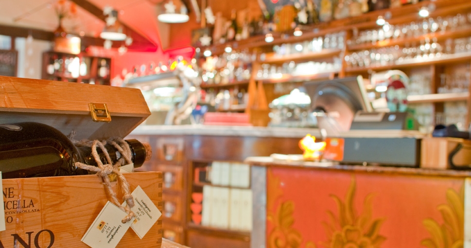 Arredo per il bar Bocconi