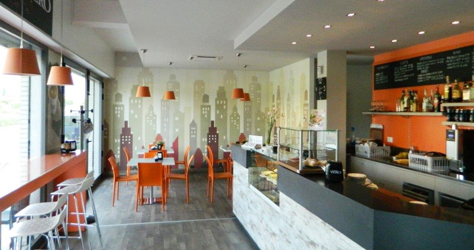 Realizzato Lounge Drink Bar in localitò Pad